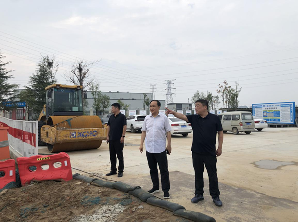 爱游戏在线登录官网-爱游戏(中国)党委委员、副总经理张岩到侯寨新镇区安置区调研项目建设工作